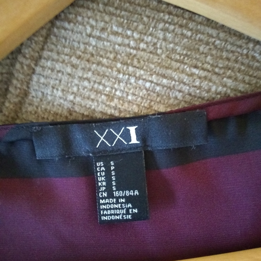 Forever 21 Top - Picture 3 of 3